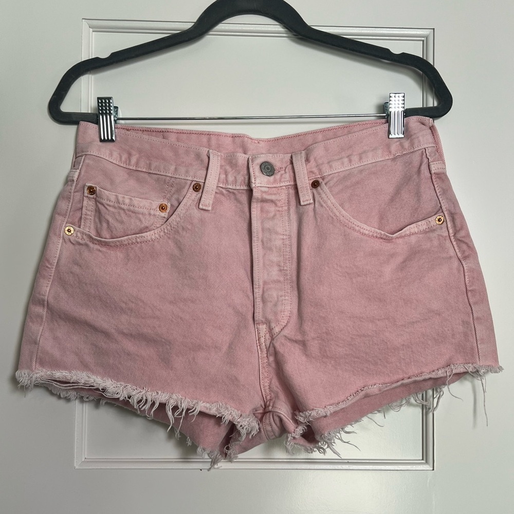 Levi’s Fresh Pink Cherry Red 501 Shorts‎ (30) - Picture 4 of 9